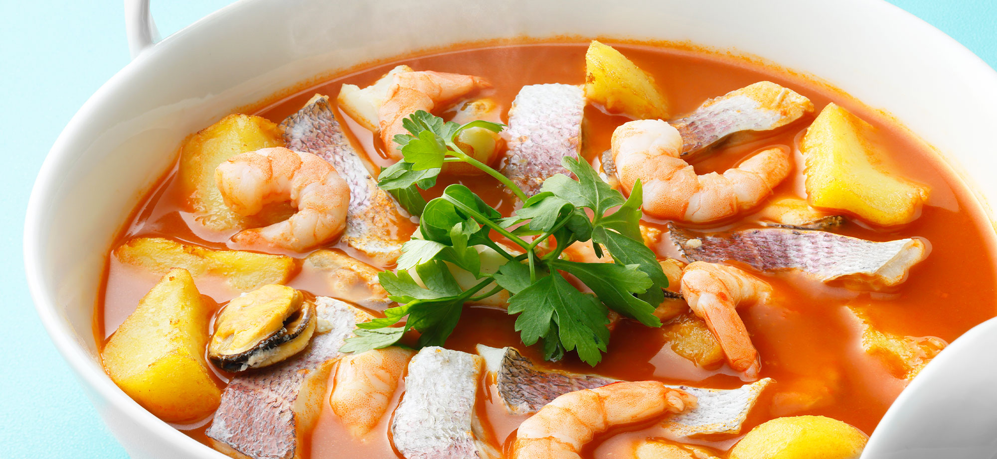 姫鯛のブイヤベース　ニンニクソース