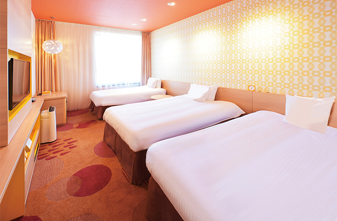 ヴィータ スタンダードツイン（28㎡／1〜3名様） 3名利用時イメージ<br>
※お部屋のデザインは一例です。詳細はヴィータ スタンダードツインのページをご覧ください。