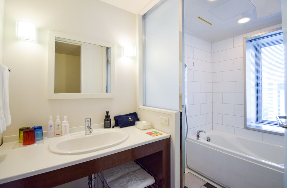 スーペリアコーナールーム（バスイメージ）